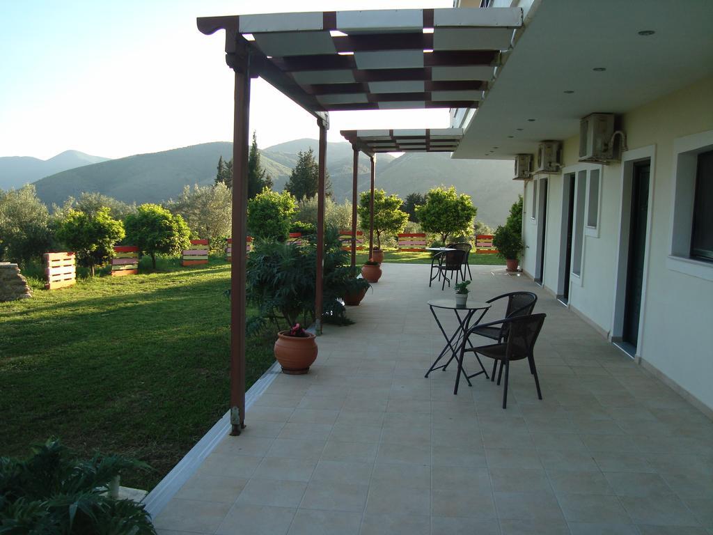 Kourtis Apartment Парамития Екстериор снимка