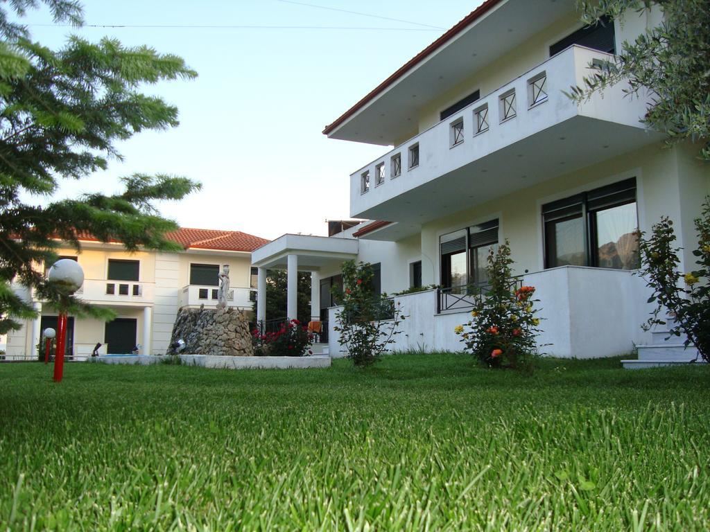 Kourtis Apartment Парамития Екстериор снимка