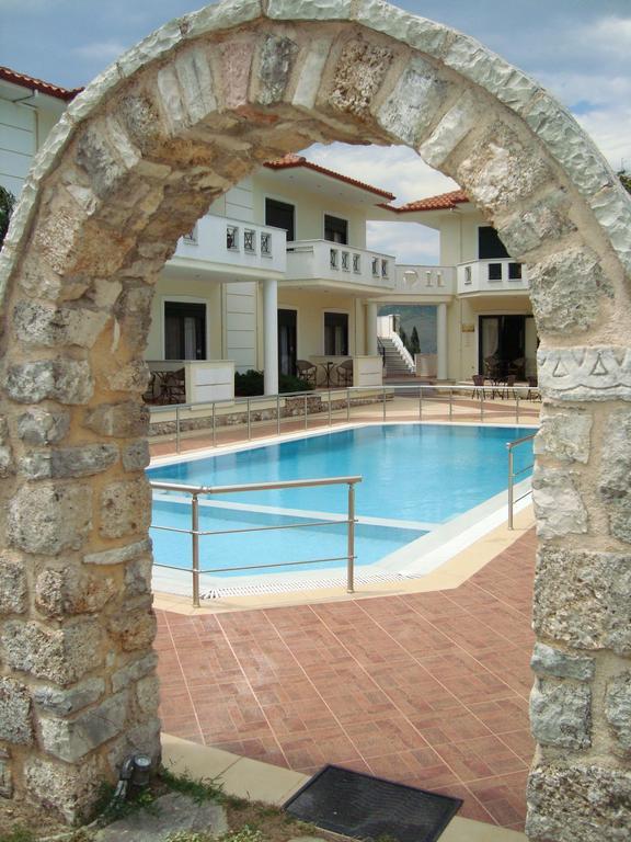 Kourtis Apartment Парамития Стая снимка